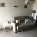 Les Pieds Dans L'eau Appartement Le Lavandou